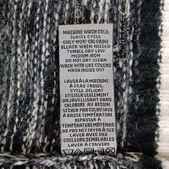 NHL Montreal Canadians Fan Sweater - Picture 10 of 16